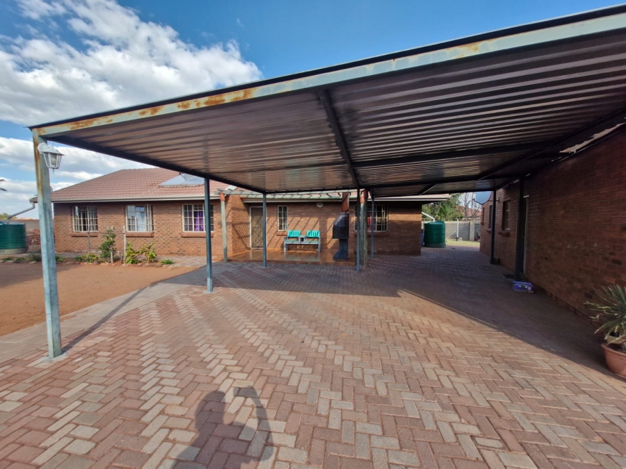 4 Bedroom Property for Sale in Kathu Northern Cape